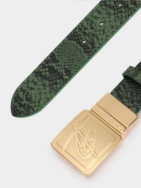“Tote & Carry”
Unisex Green & Black Reptile Imbossed Belt w/Gold Buckle.
NWT